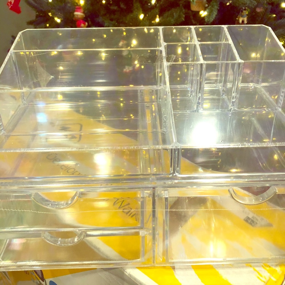 Clear acrylic makeup organizer